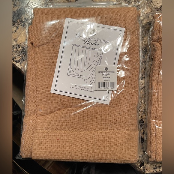 Raghu Heirloom Panel - Picture 2 of 2